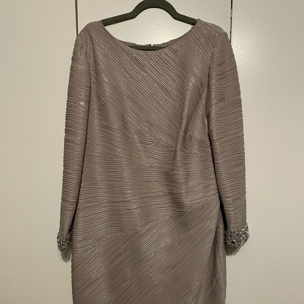 Eliza J gold business formal dress size 18